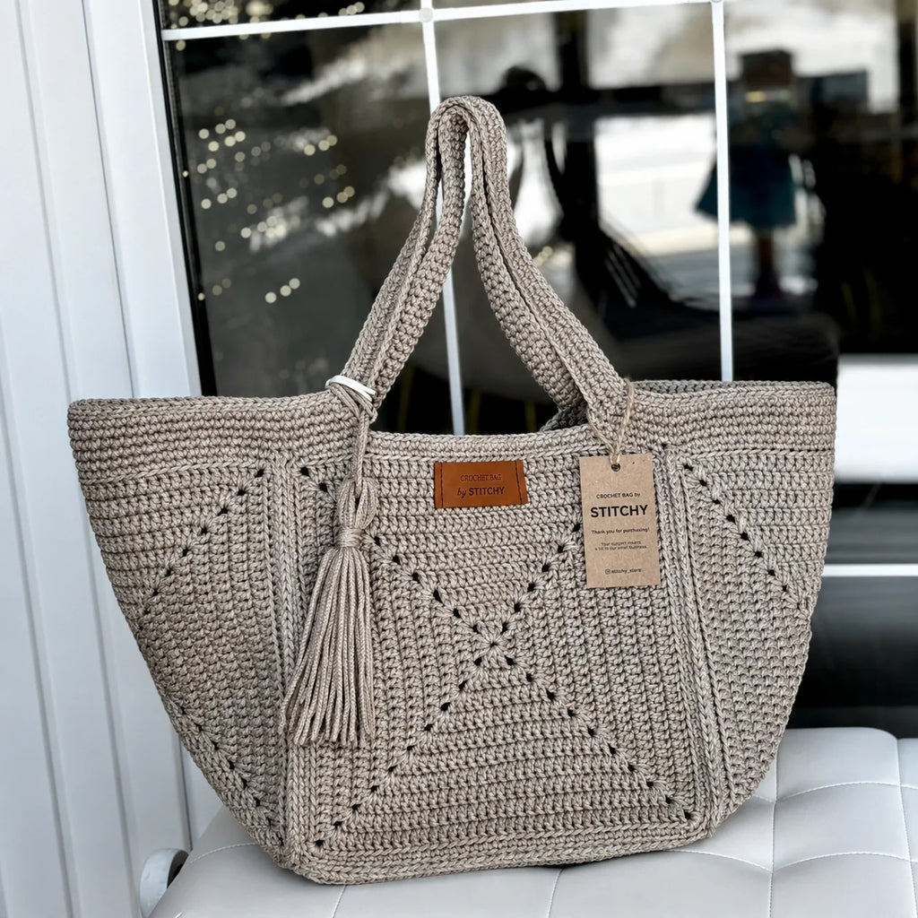 Granny Five Tote Crochet Pattern PDF – Spacious Granny Square Bag