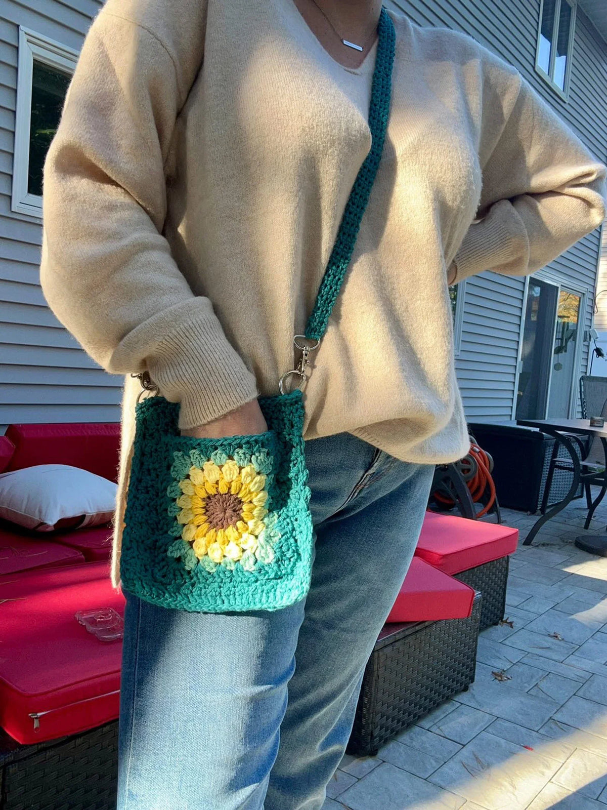 Sunflower Granny Square Bag – Digital PDF Crochet Pattern for a Crossbody Bag