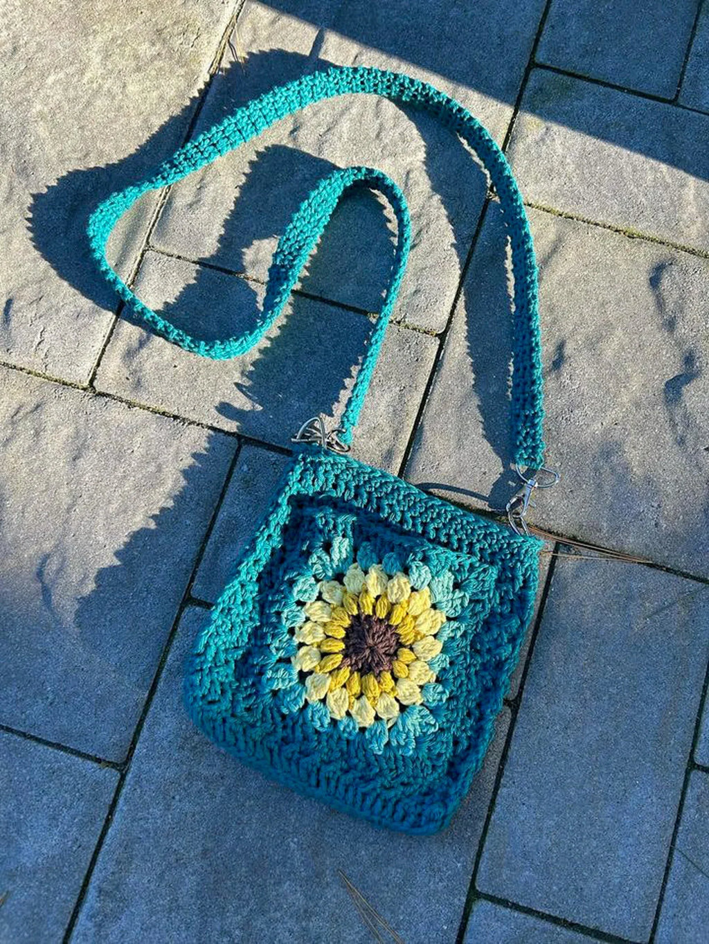 Sunflower Granny Square Bag – Digital PDF Crochet Pattern for a Crossbody Bag